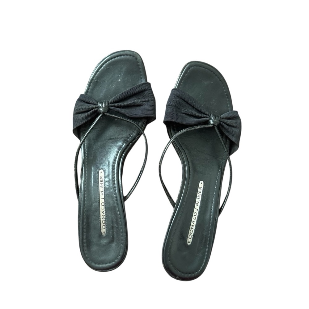 Donald J Pliner Black Kitten Heel